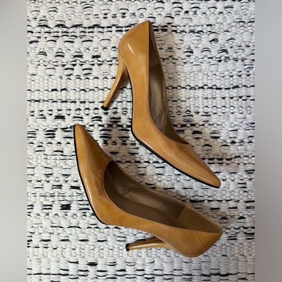 Stuart Weitzman Shoes - Stuart Weitzman Pumps